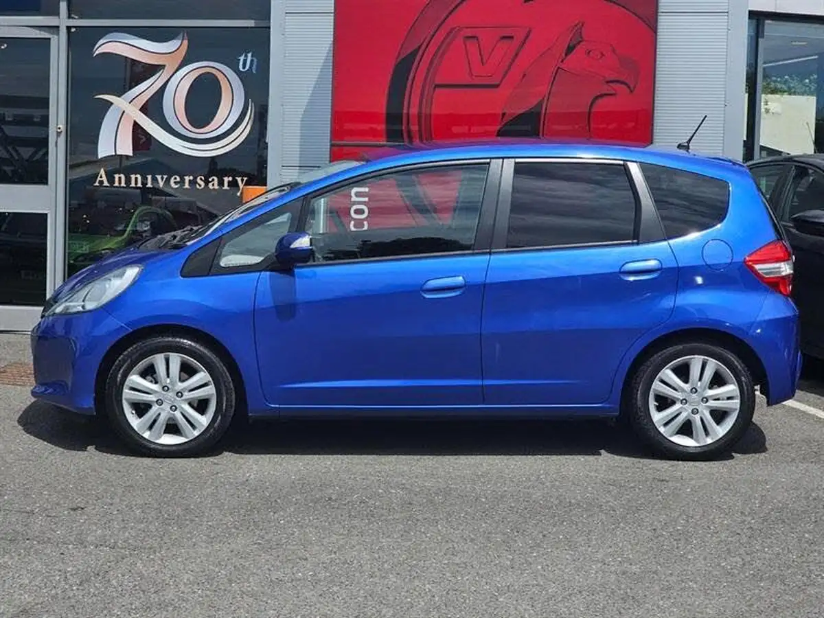 2015-honda-jazz-14-es-plus-big-2