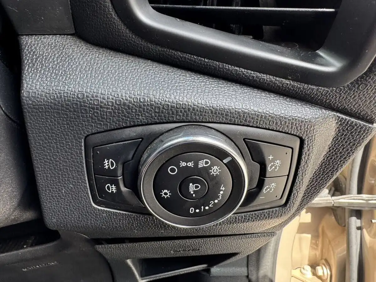 2018-ford-ecosport-10t-titanium-125ps-ss-big-49