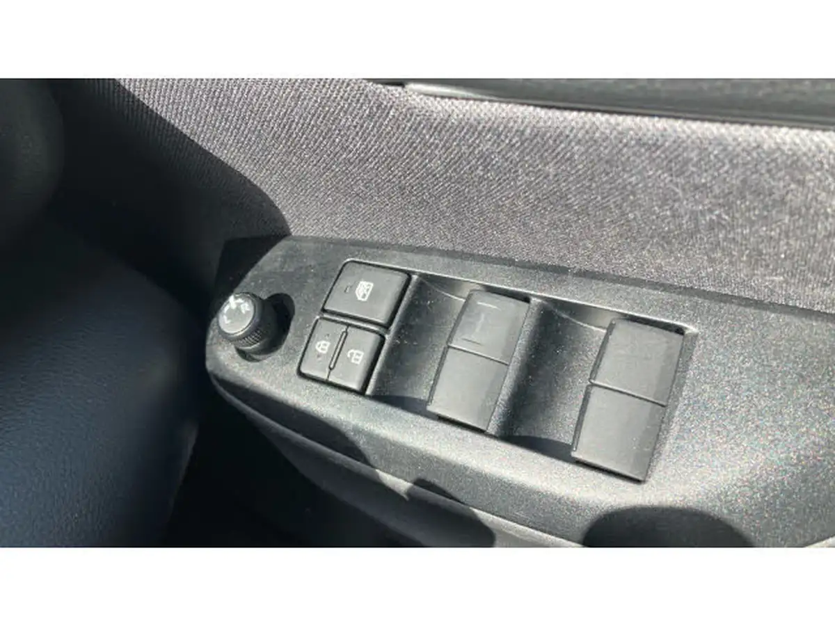 2024-toyota-yaris-15-vvt-i-icon-big-23
