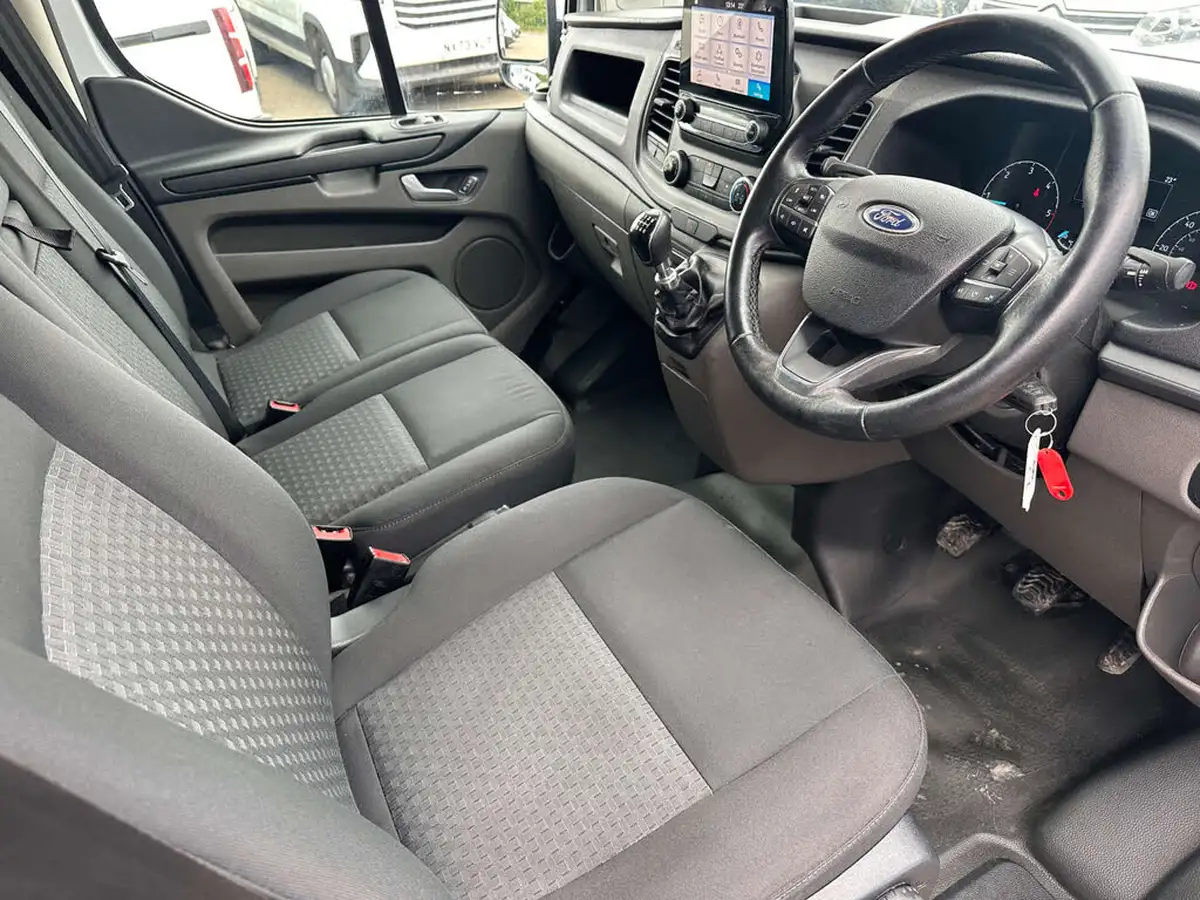 2020-ford-transit-custom-20tdci-300-l1h1-trend-105pseu6dt-panel-van-big-15