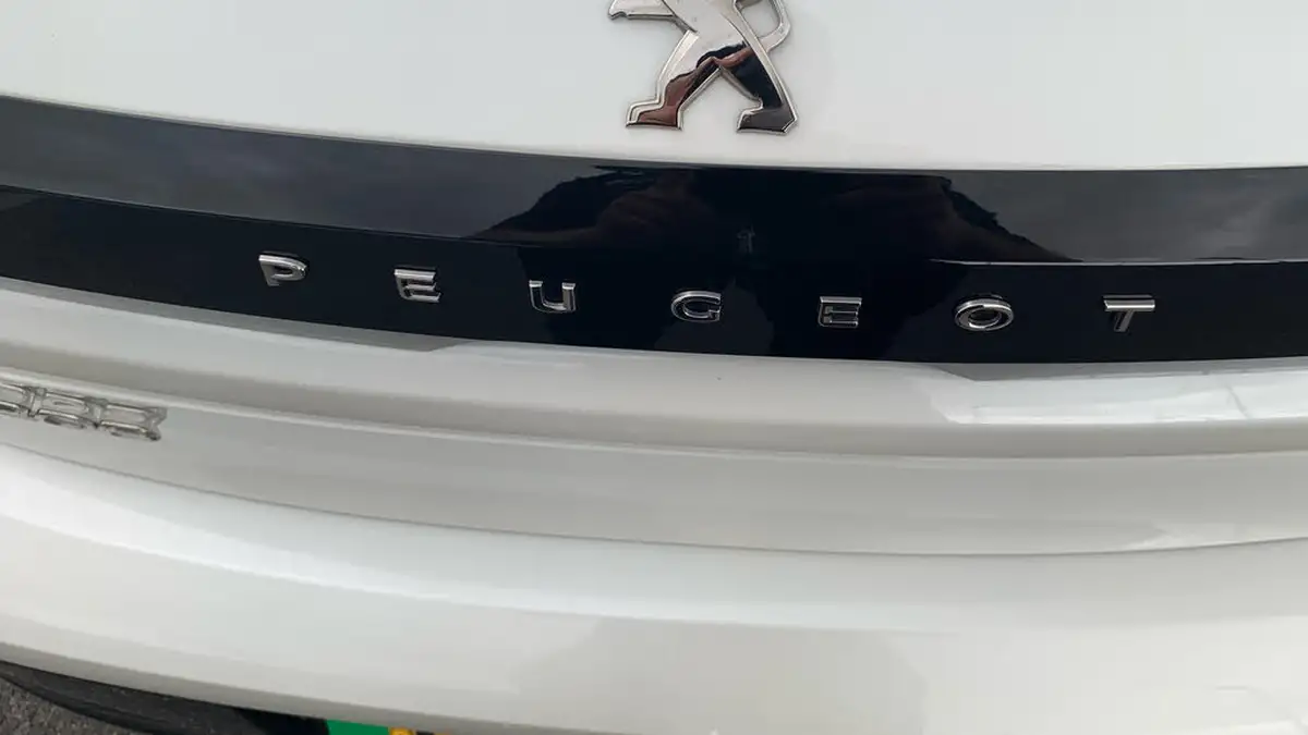 2022-peugeot-208-e-allure-premium-big-25