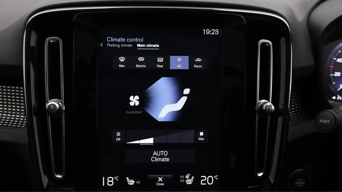 2019-volvo-xc40-20td-d3-r-design-pro-awd-geartronic-big-12