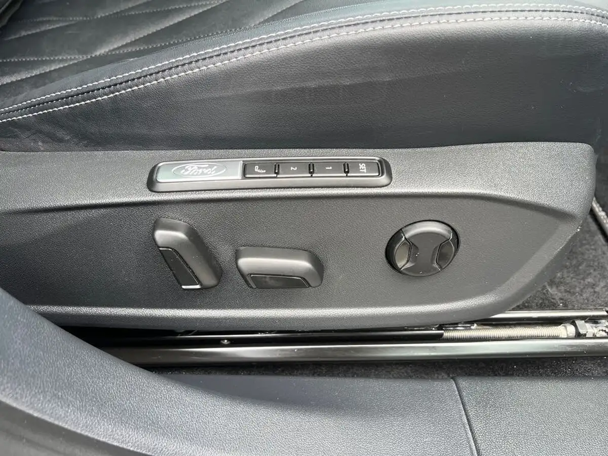 2024-ford-explorer-e-premium-286ps-77kwh-big-29