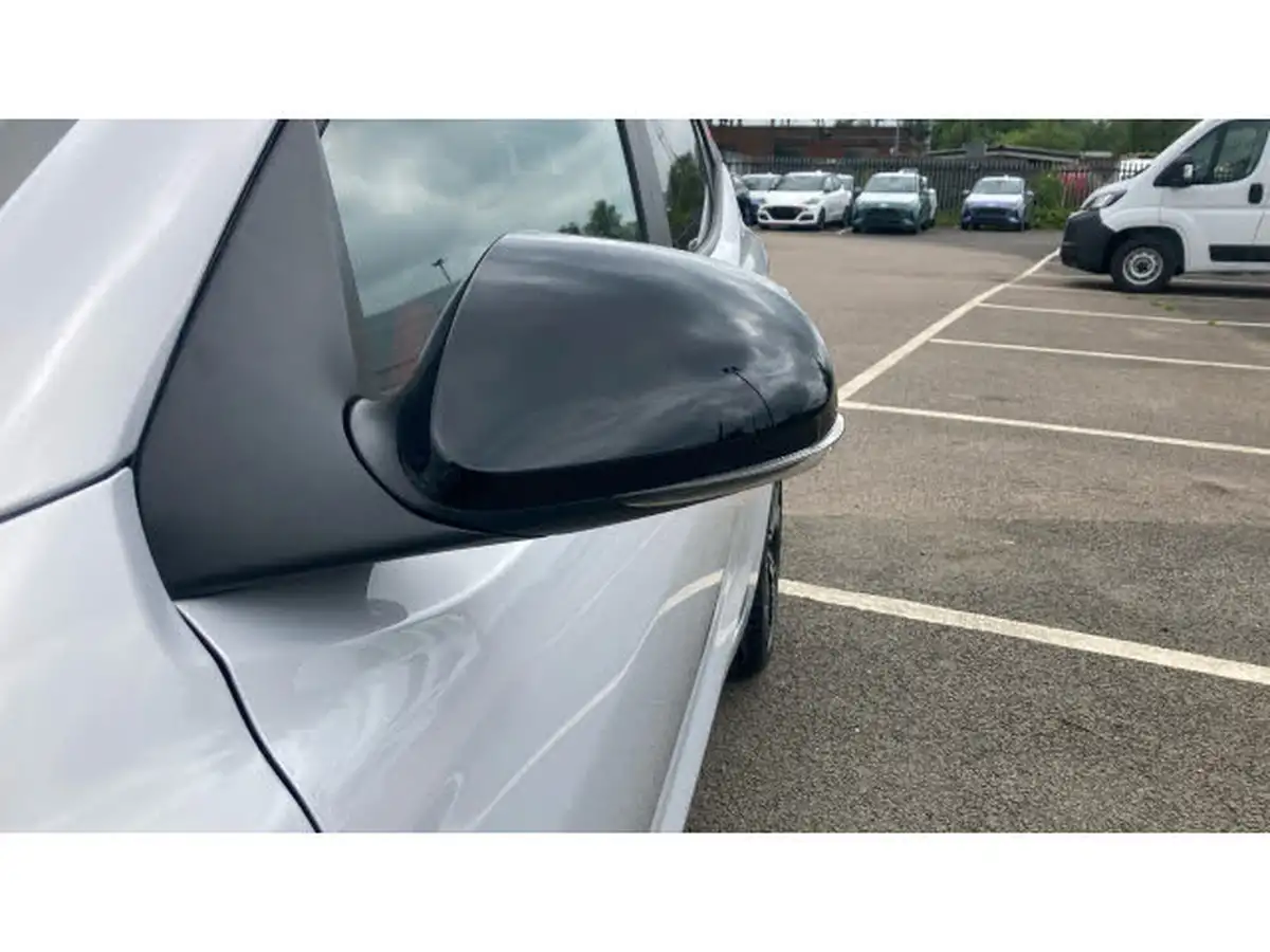 2025-hyundai-i10-10-t-gdi-n-line-90ps-two-tone-roof-big-23