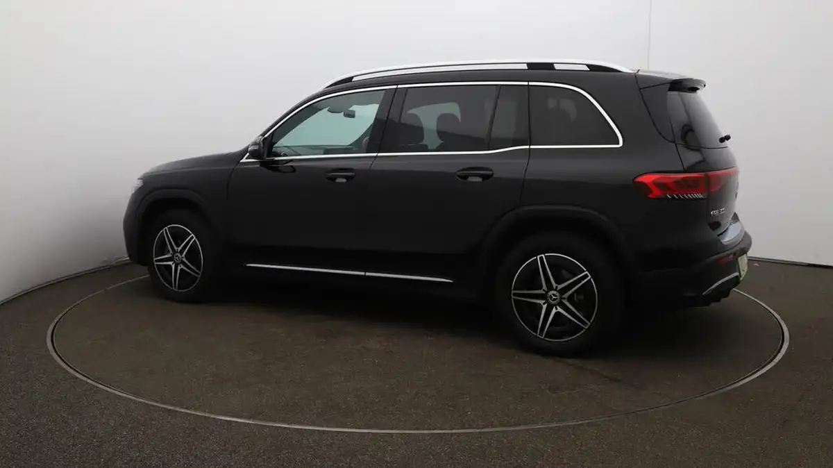 2023-mercedes-benz-eqb-e-300-amg-line-big-46