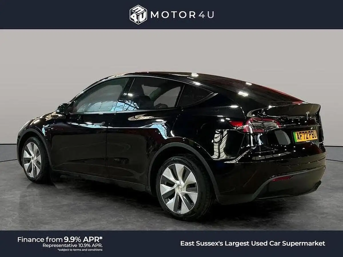 2022-tesla-model-y-e-long-range-big-4