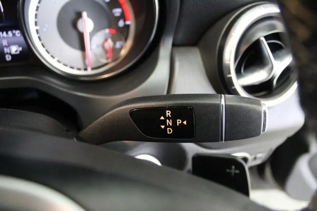 2013-mercedes-benz-cla-21td-cla-220-cdi-sport-21cdi-170bhp-big-47