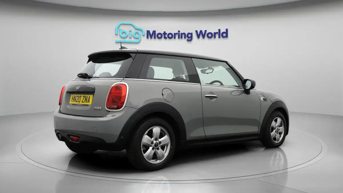 2020-mini-cooper-15-cooper-classic-nav-hatchback-3d-big-7
