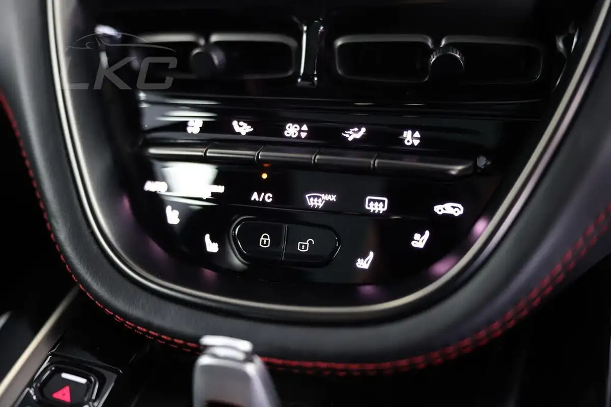 2020-aston-martin-dbx-40-v8-big-21