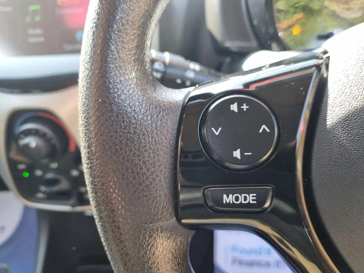 2015-citroen-c1-10-vti-feel-5d-big-16