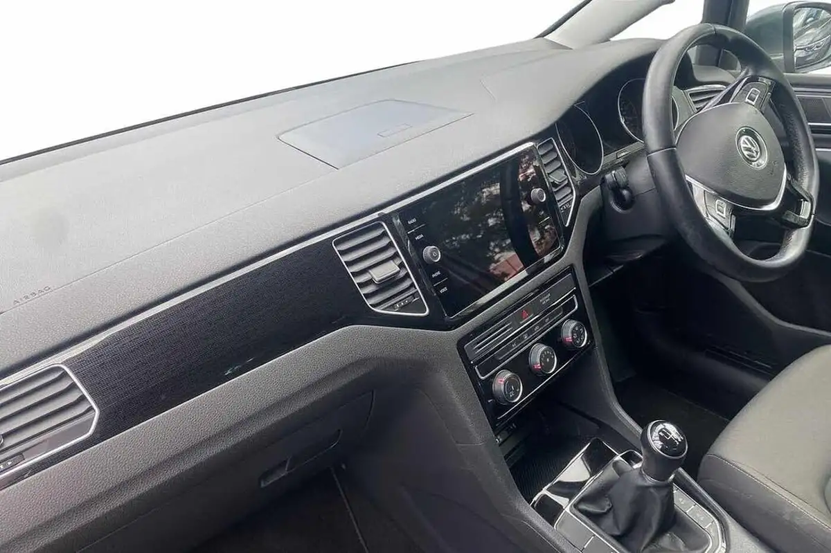 2019-volkswagen-golf-sv-15-tsi-gt-edition-130ps-big-1