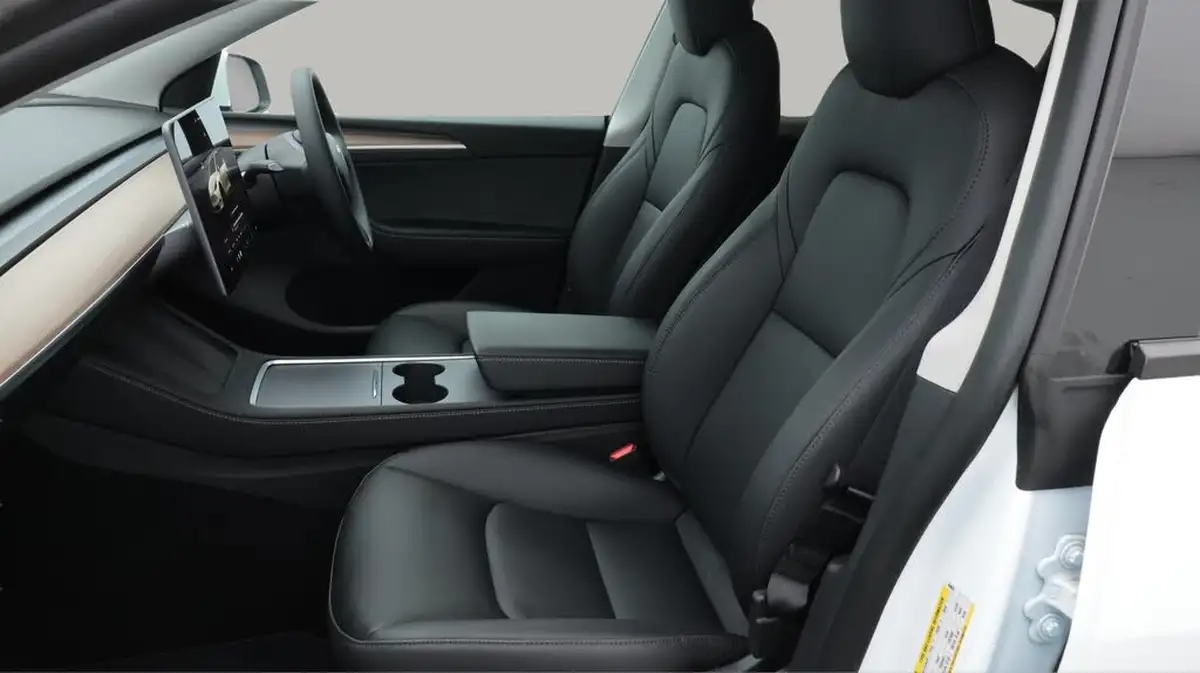 2024-tesla-model-y-e-performance-big-14
