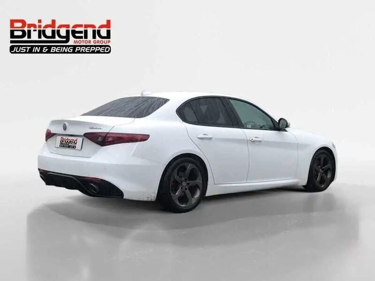 2018-alfa-romeo-giulia-22td-speciale-177bhp-big-2