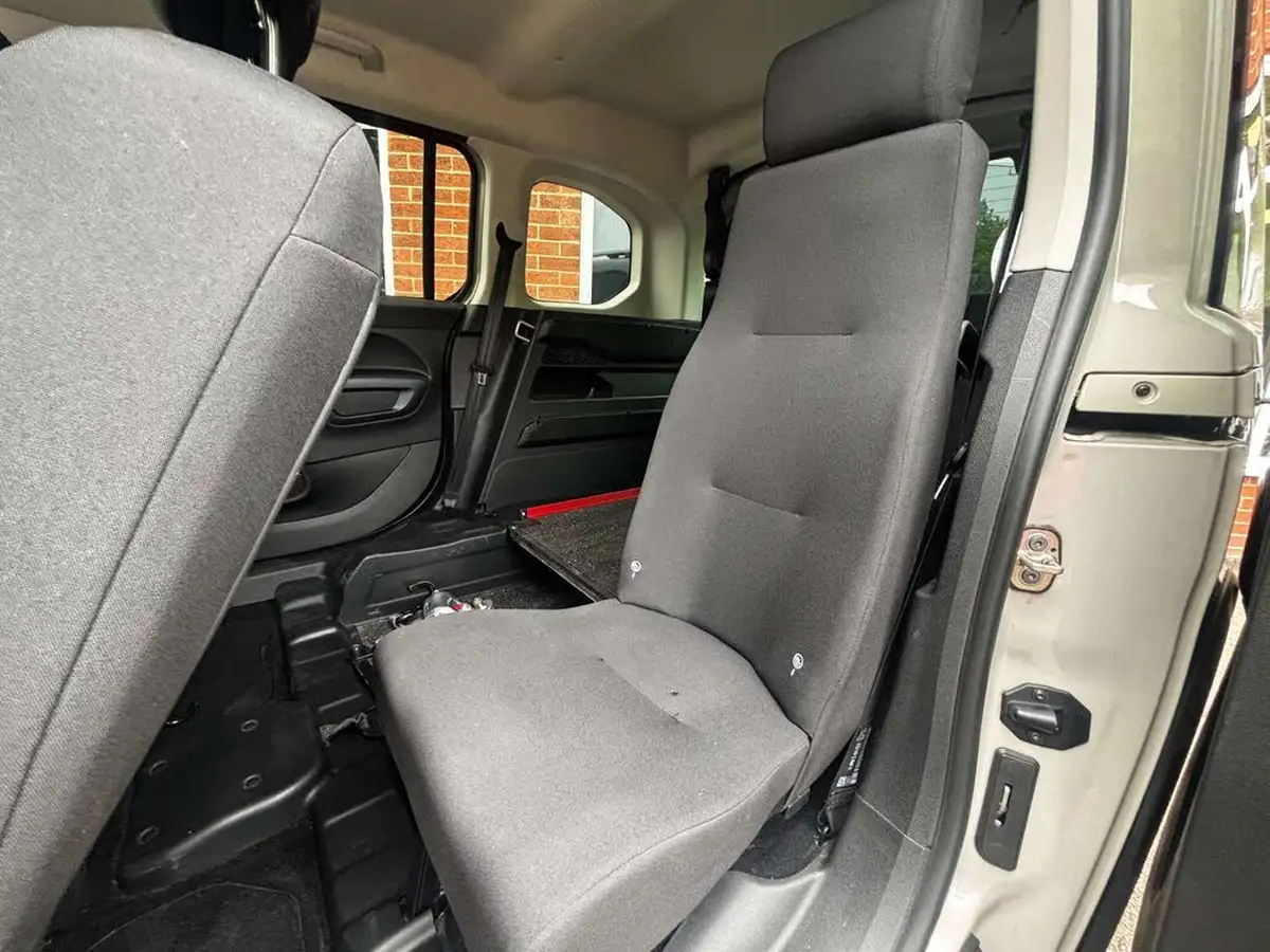 2019-peugeot-rifter-15-bluehdi-allure-100bhp-standard-big-22
