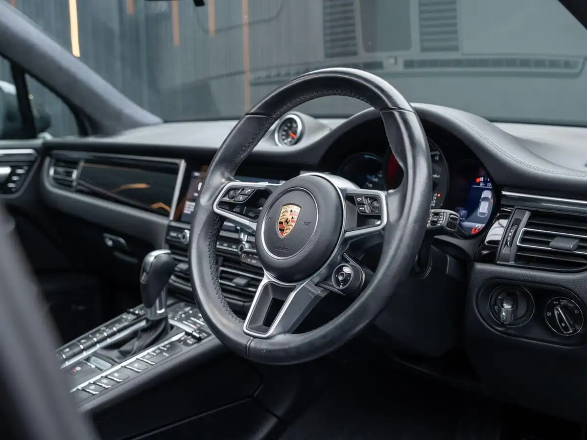 2020-porsche-macan-29-v6-turbo-big-4