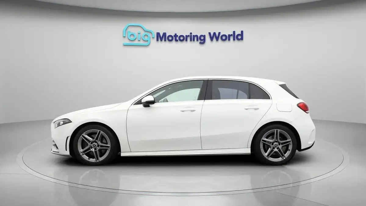 2019-mercedes-benz-a-class-20-a220-amg-line-hatchback-5d-big-4