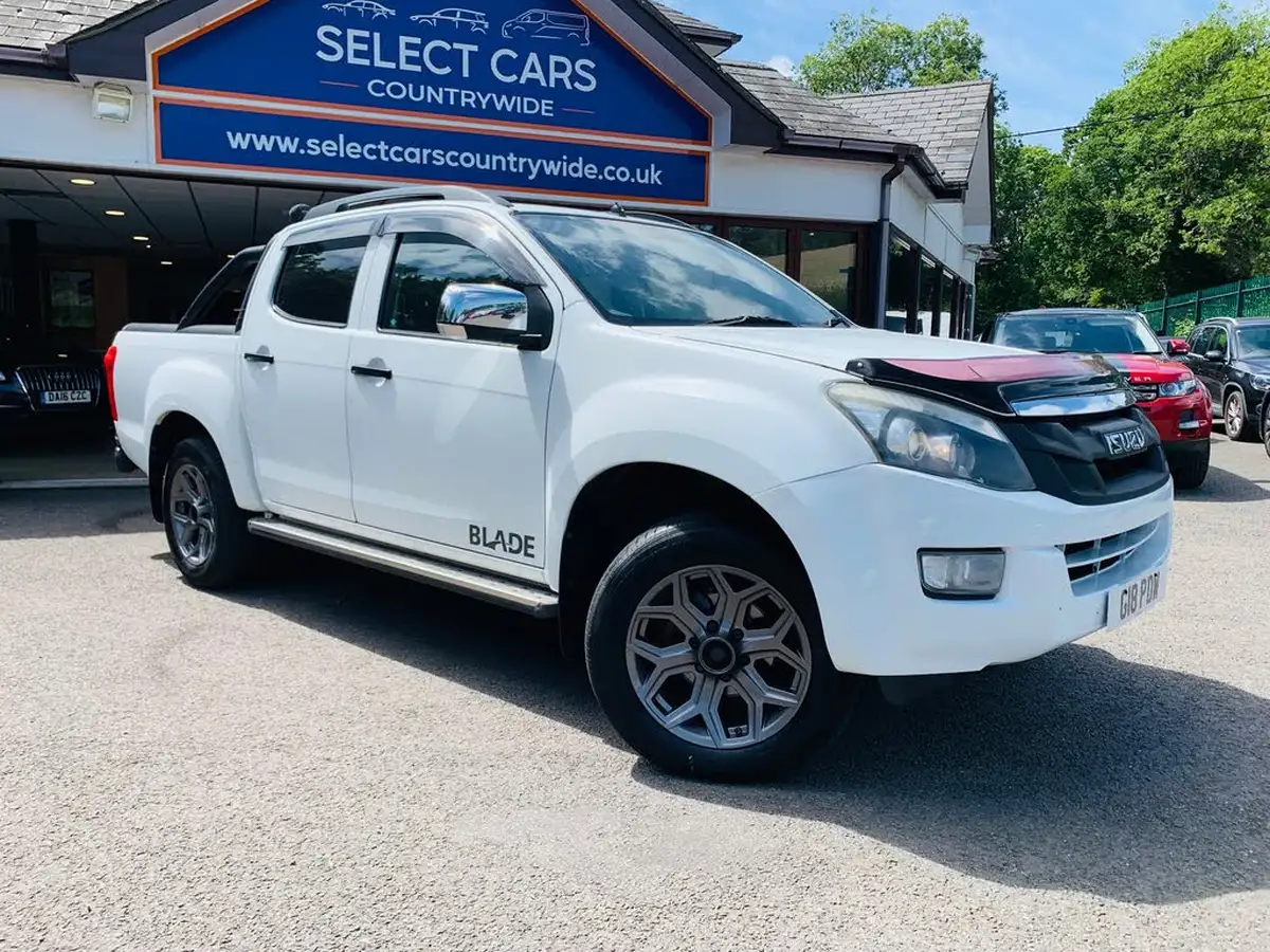 2014-isuzu-d-max-25td-venetian-red-blade-big-0