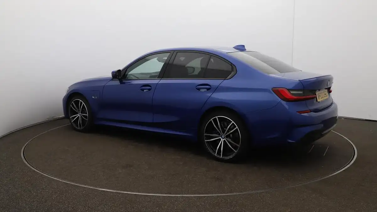 2022-bmw-3-series-20-330e-m-sport-pro-pack-saloon-4d-big-35