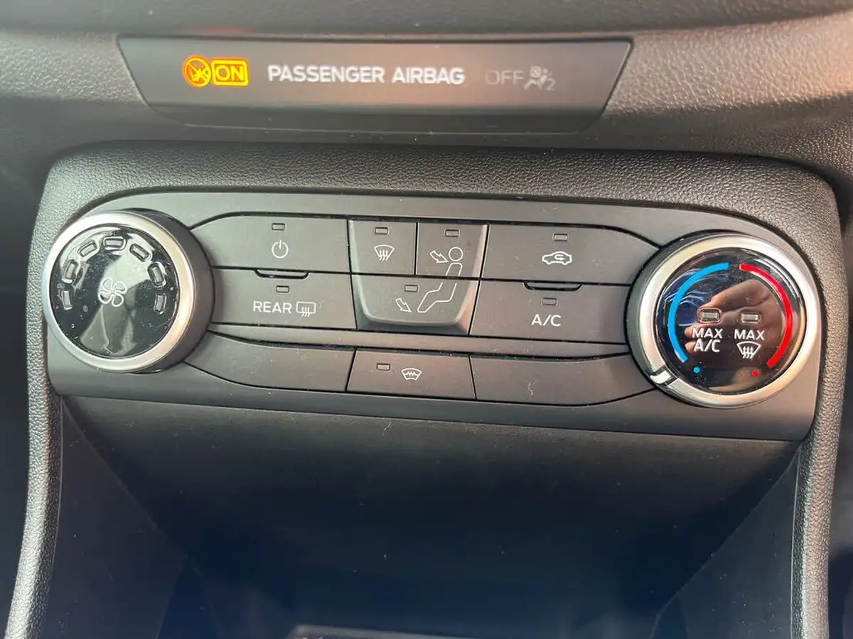 2017-ford-fiesta-11-ti-vct-zetec-5d-big-25