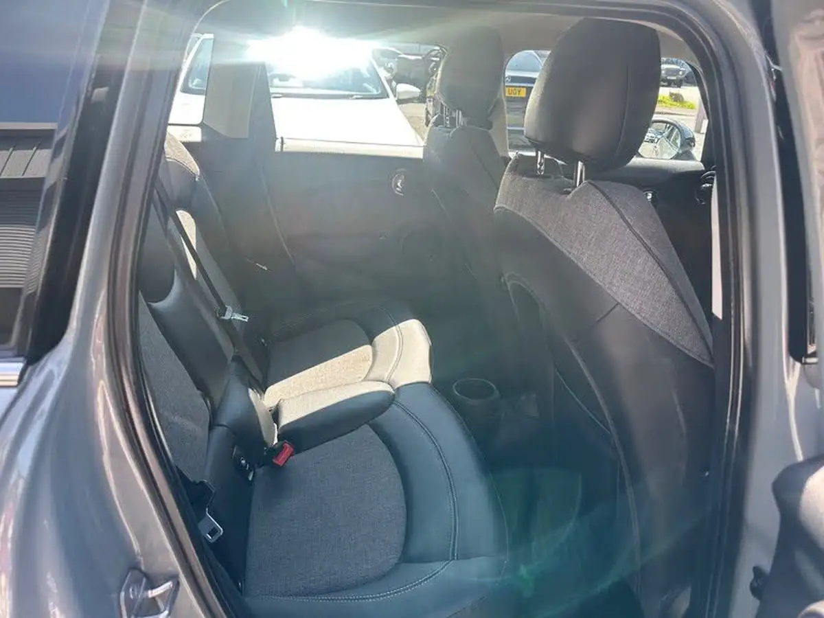 2015-mini-cooper-15-cooper-5d-big-17