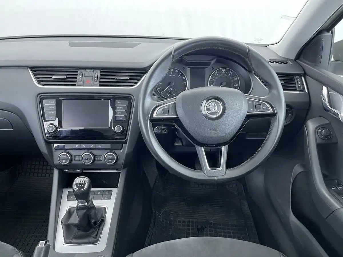 2015-skoda-octavia-20tdi-se-l-estate-big-34