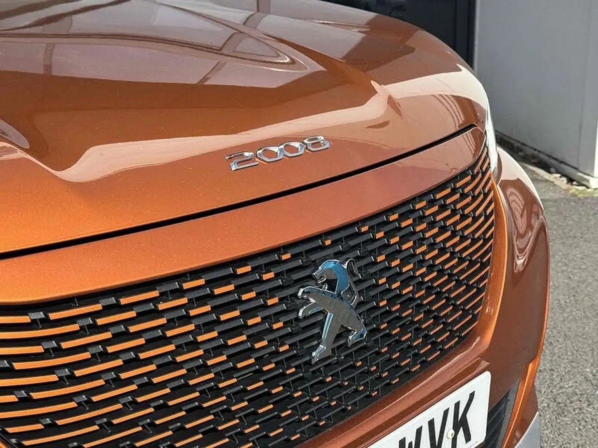 2021-peugeot-2008-suv-e-gt-premium-big-7