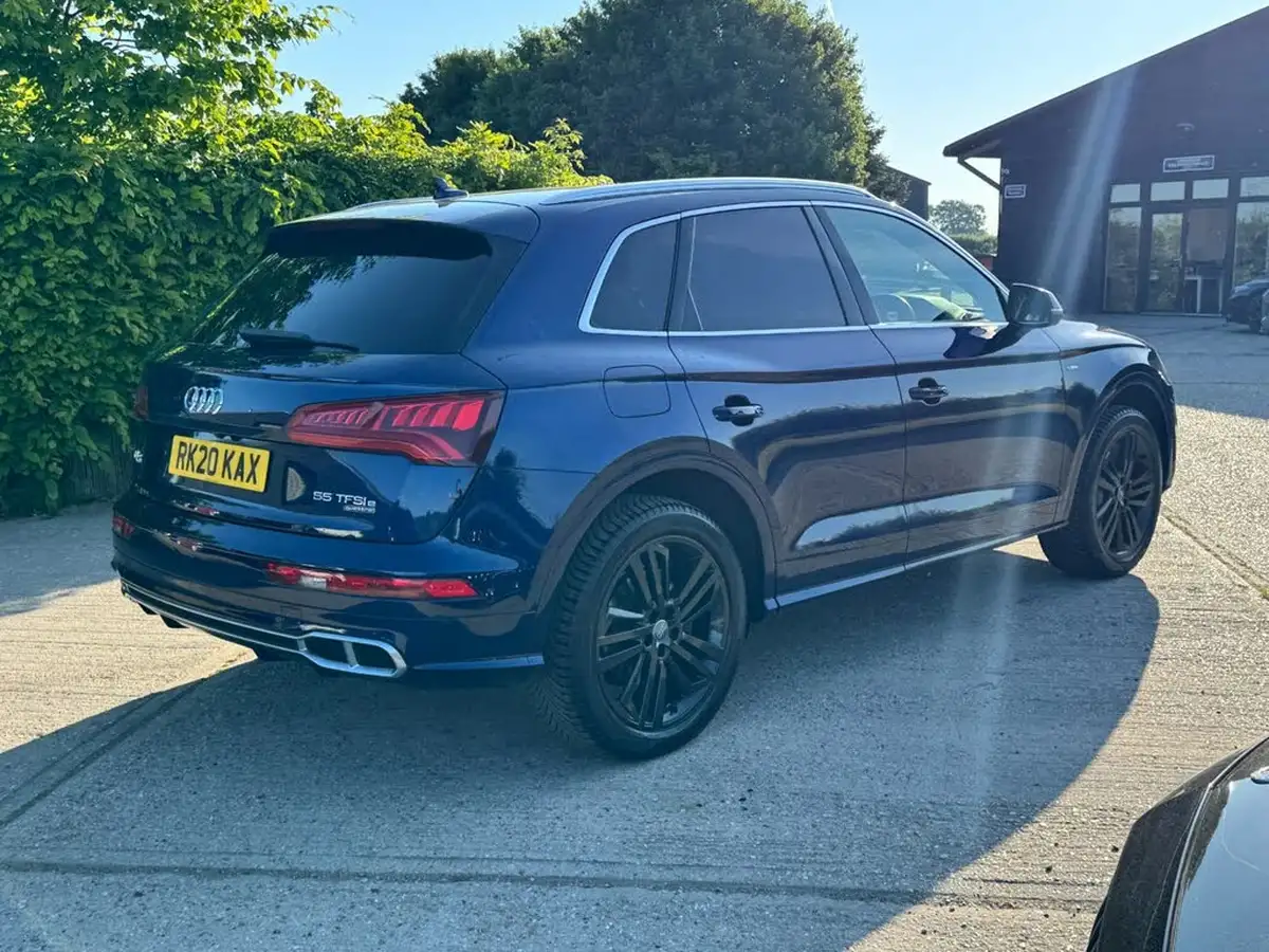 2020-audi-q5-20-55-tfsi-e-s-line-competition-big-15