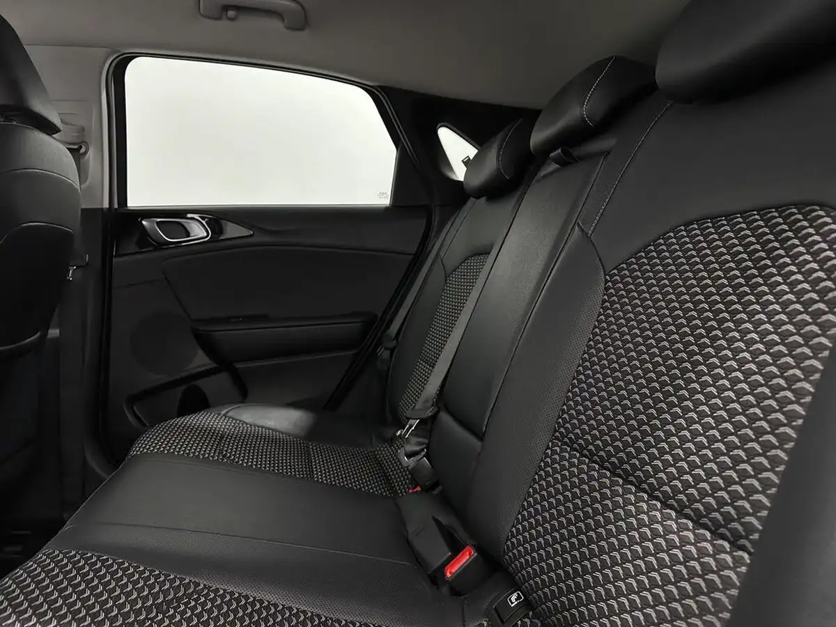 2023-kia-ceed-15-t-gdi-3-158bhp-hatchback-big-35