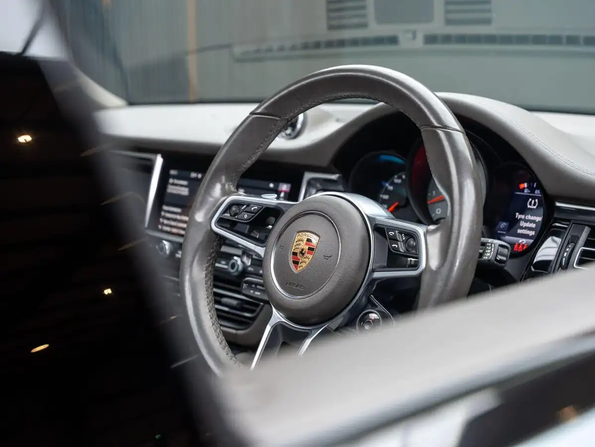 2020-porsche-macan-30-v6-s-big-21