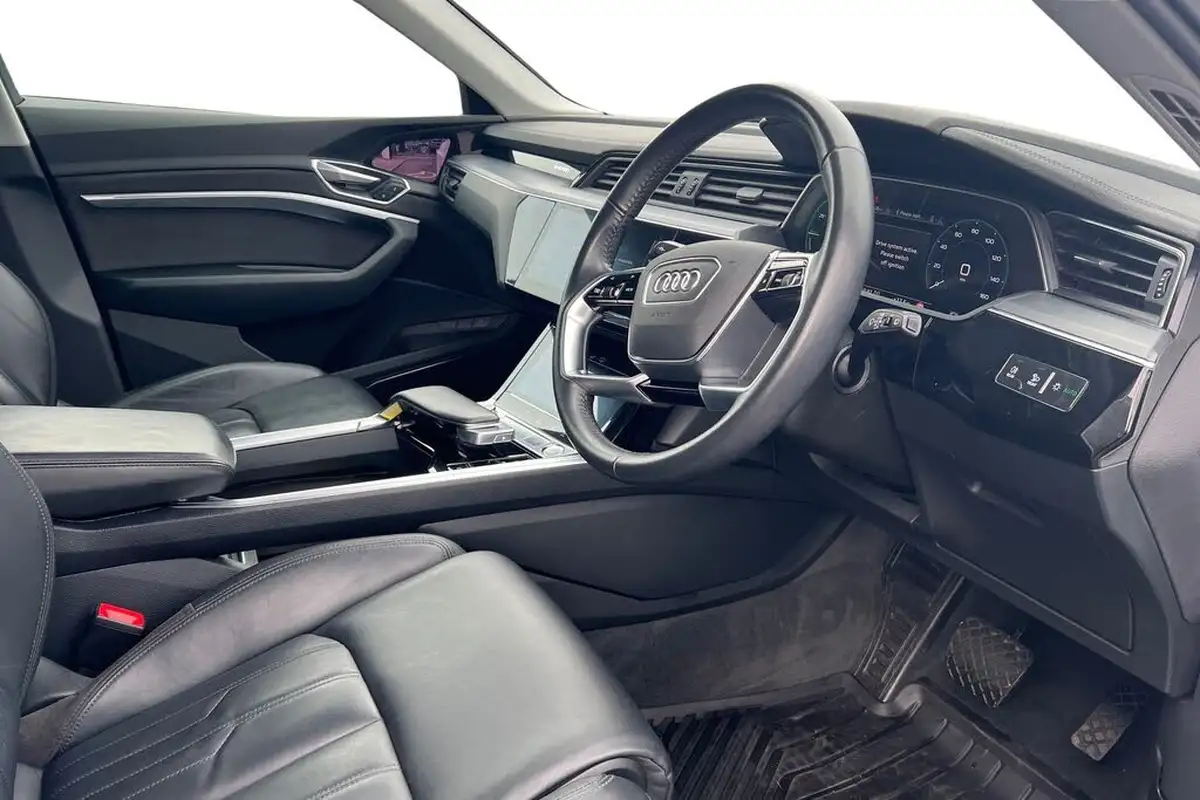 2019-audi-e-tron-55e-launch-edition-big-1