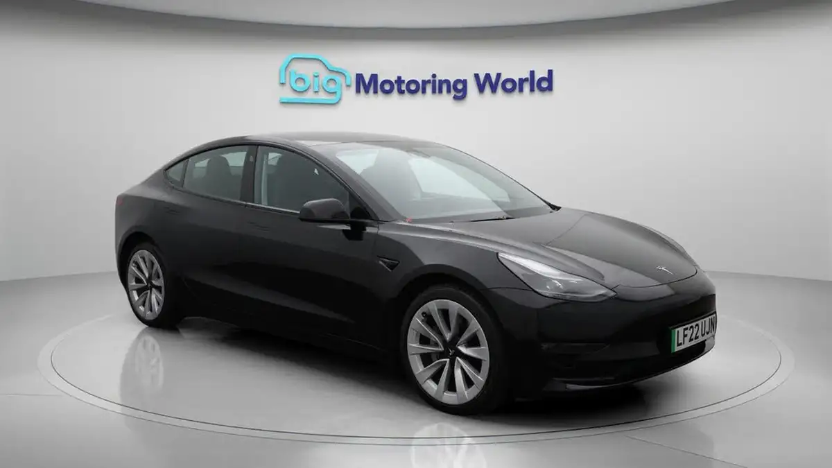 2022-tesla-model-3-e-long-range-big-1