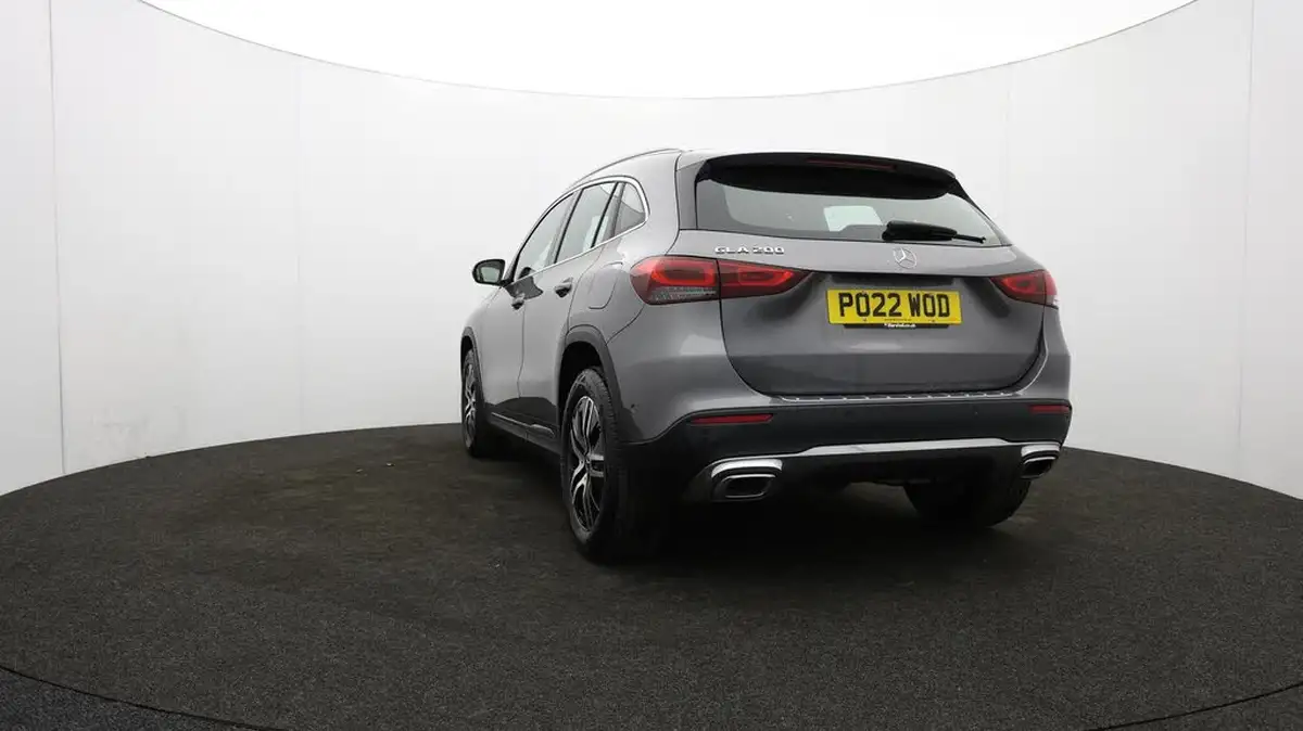 2022-mercedes-benz-gla-class-13-gla-200-sport-executive-big-33