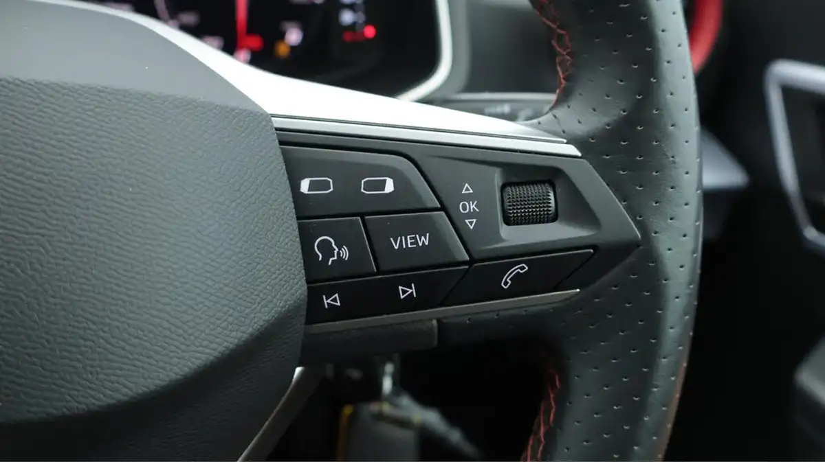 2022-seat-ibiza-10-tsi-fr-sport-110ps-big-23