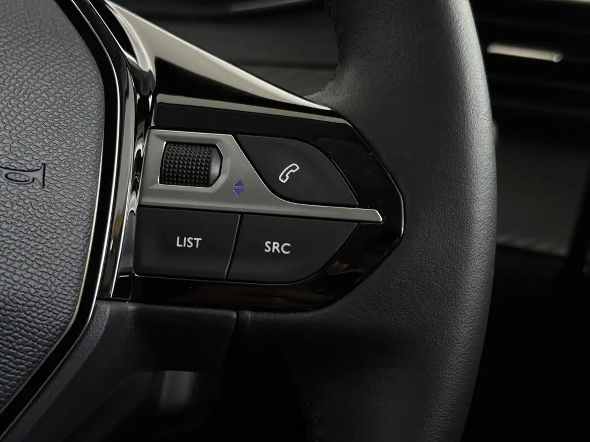 2024-peugeot-208-12-puretech-allure-big-22