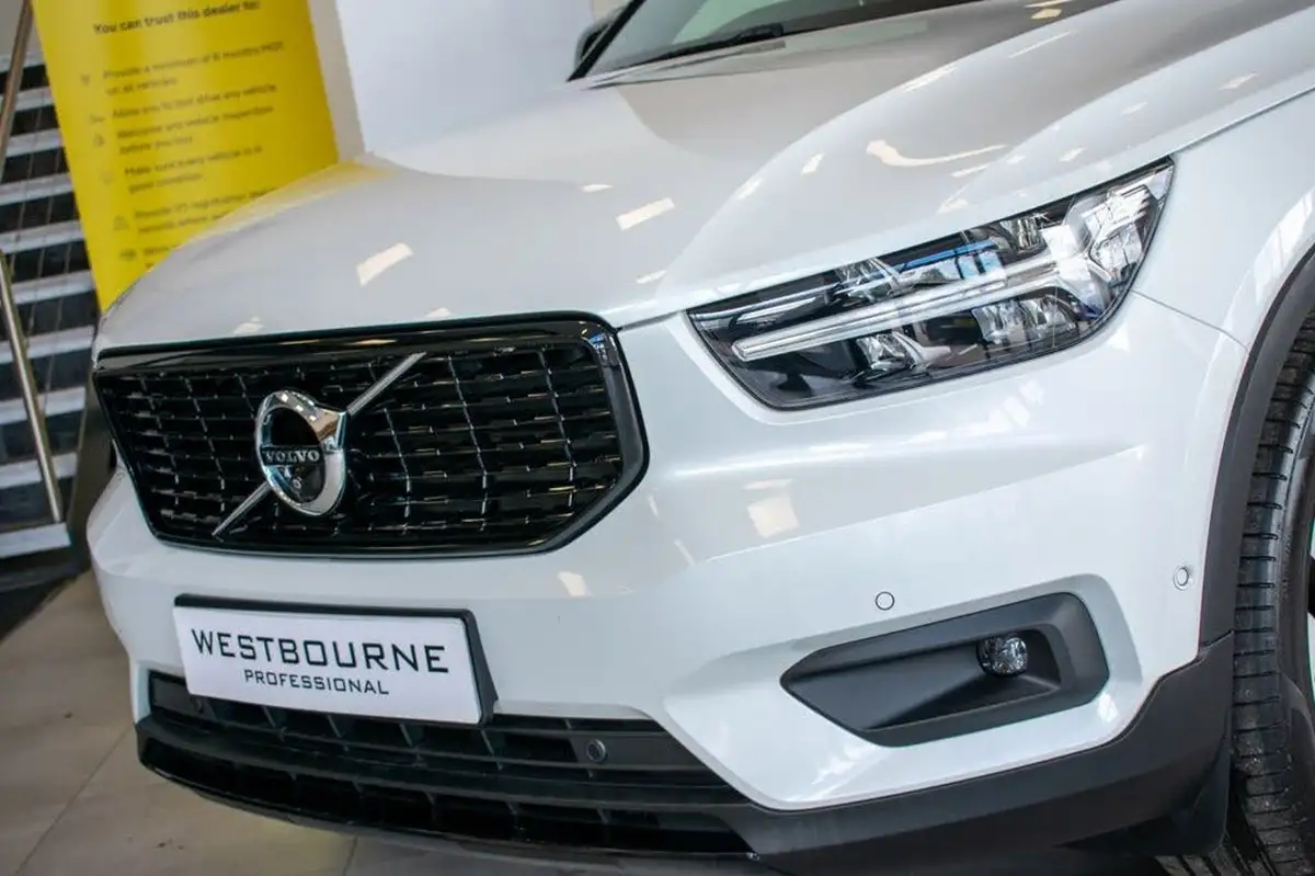 2018-volvo-xc40-20-t5-first-edition-big-32
