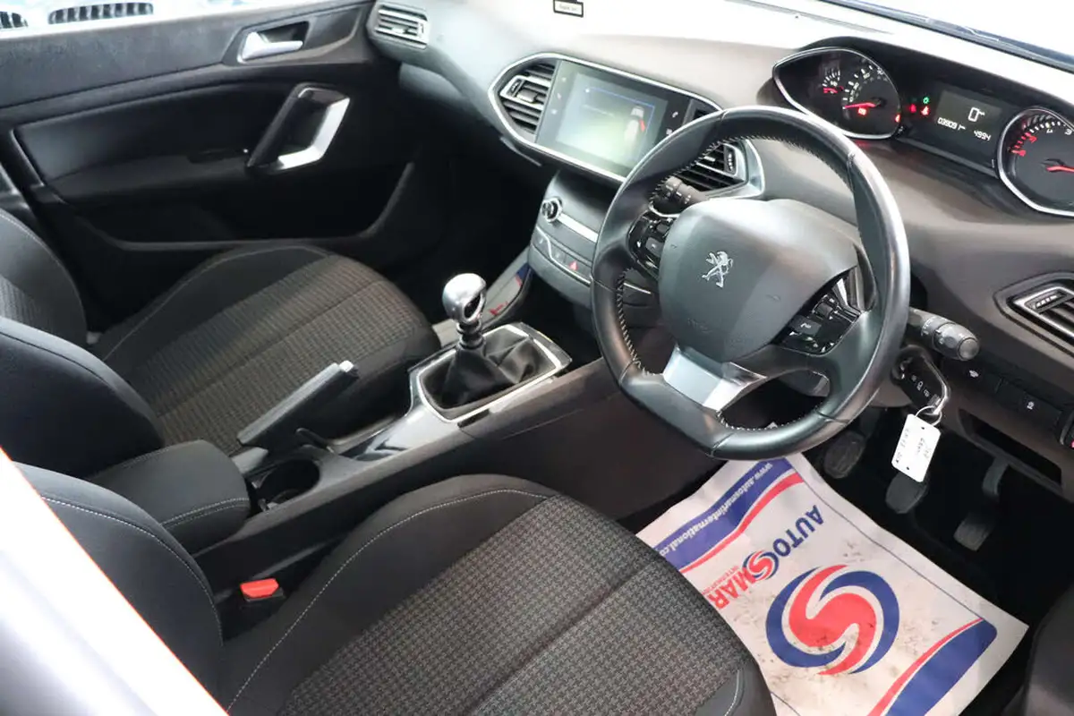 2018-peugeot-308-sw-15-bluehdi-active-15-bluehdi-130bhp-big-16