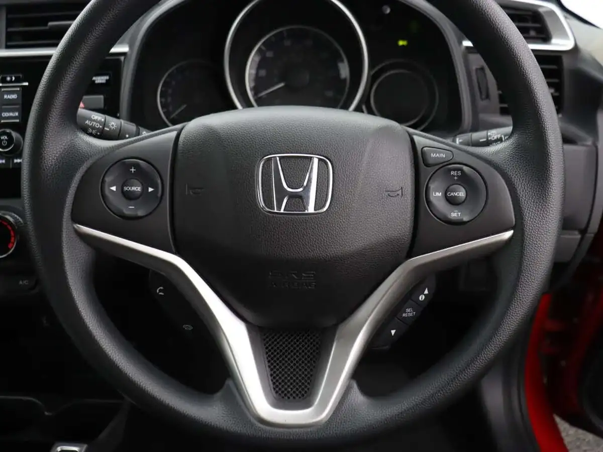 2019-honda-jazz-13-i-vtec-s-big-37