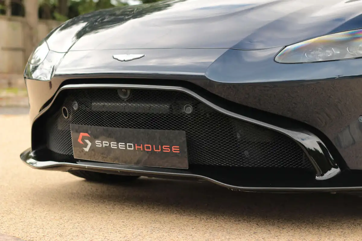 2019-aston-martin-vantage-40-v8-vantage-big-19