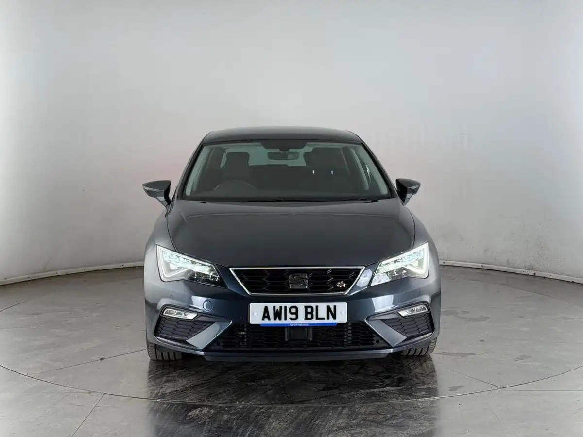 2019-seat-leon-20-tsi-fr-hatchback-big-6