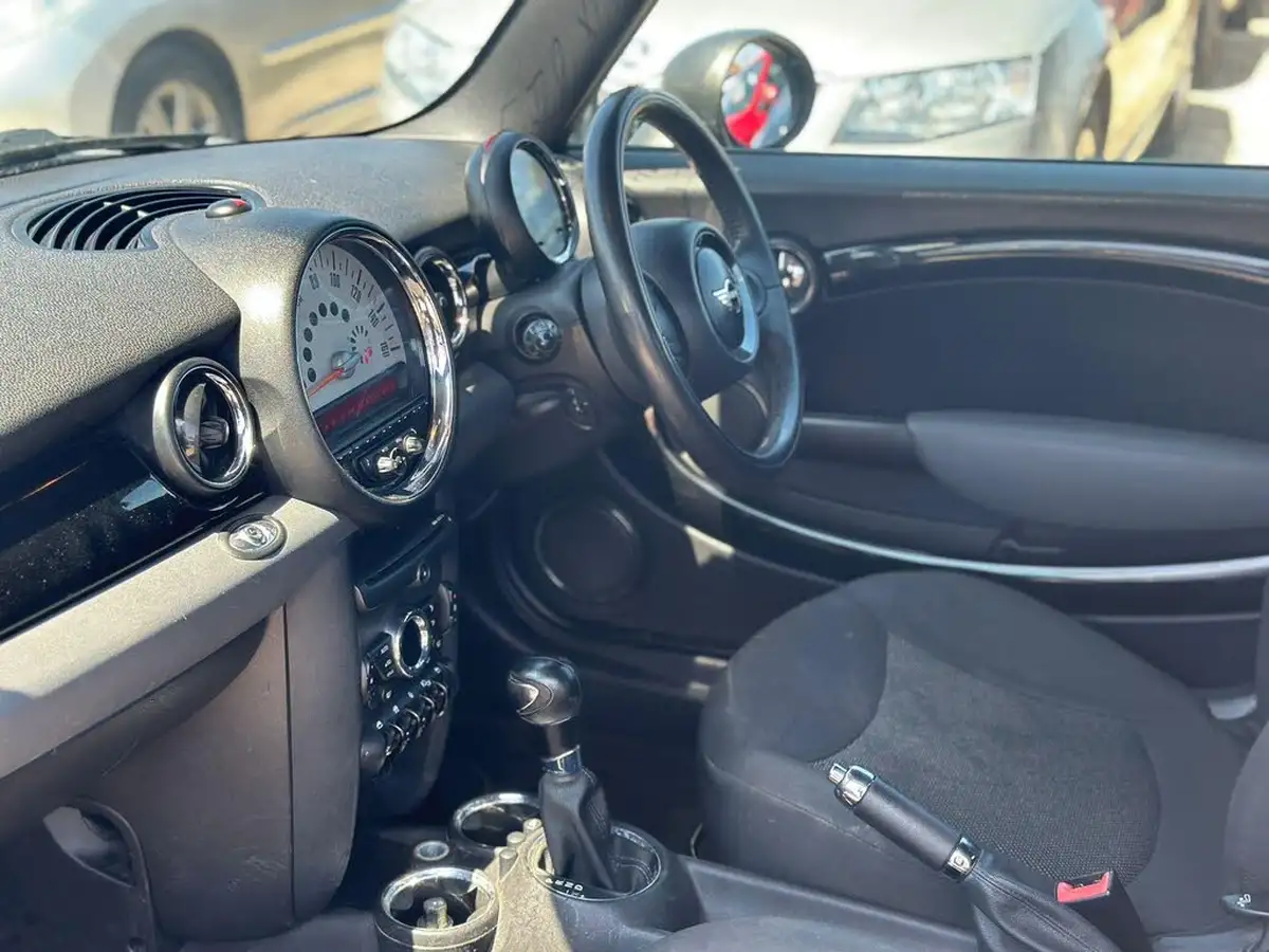 2011-mini-cooper-16-one-salt-convertible-2d-auto-big-25