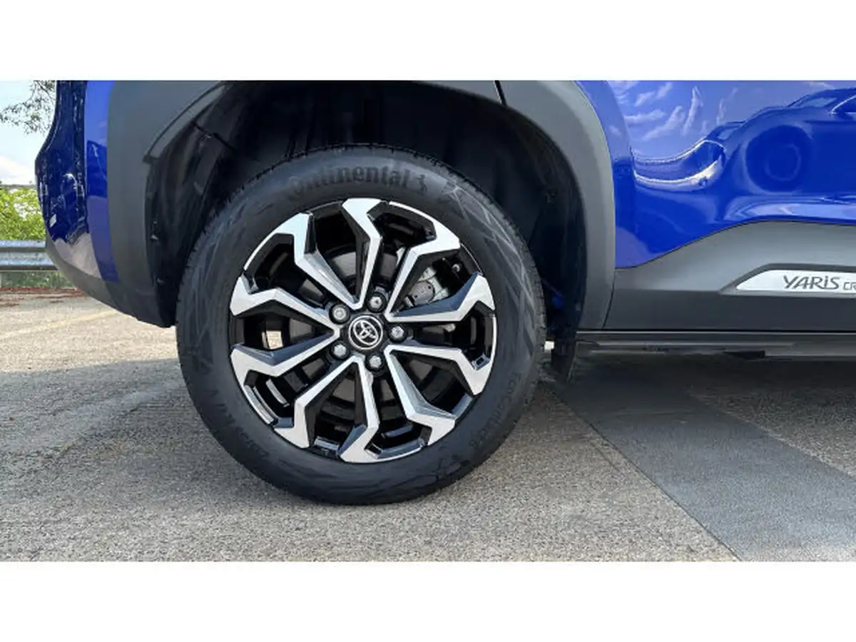 2023-toyota-yaris-cross-15-vvt-i-design-big-6