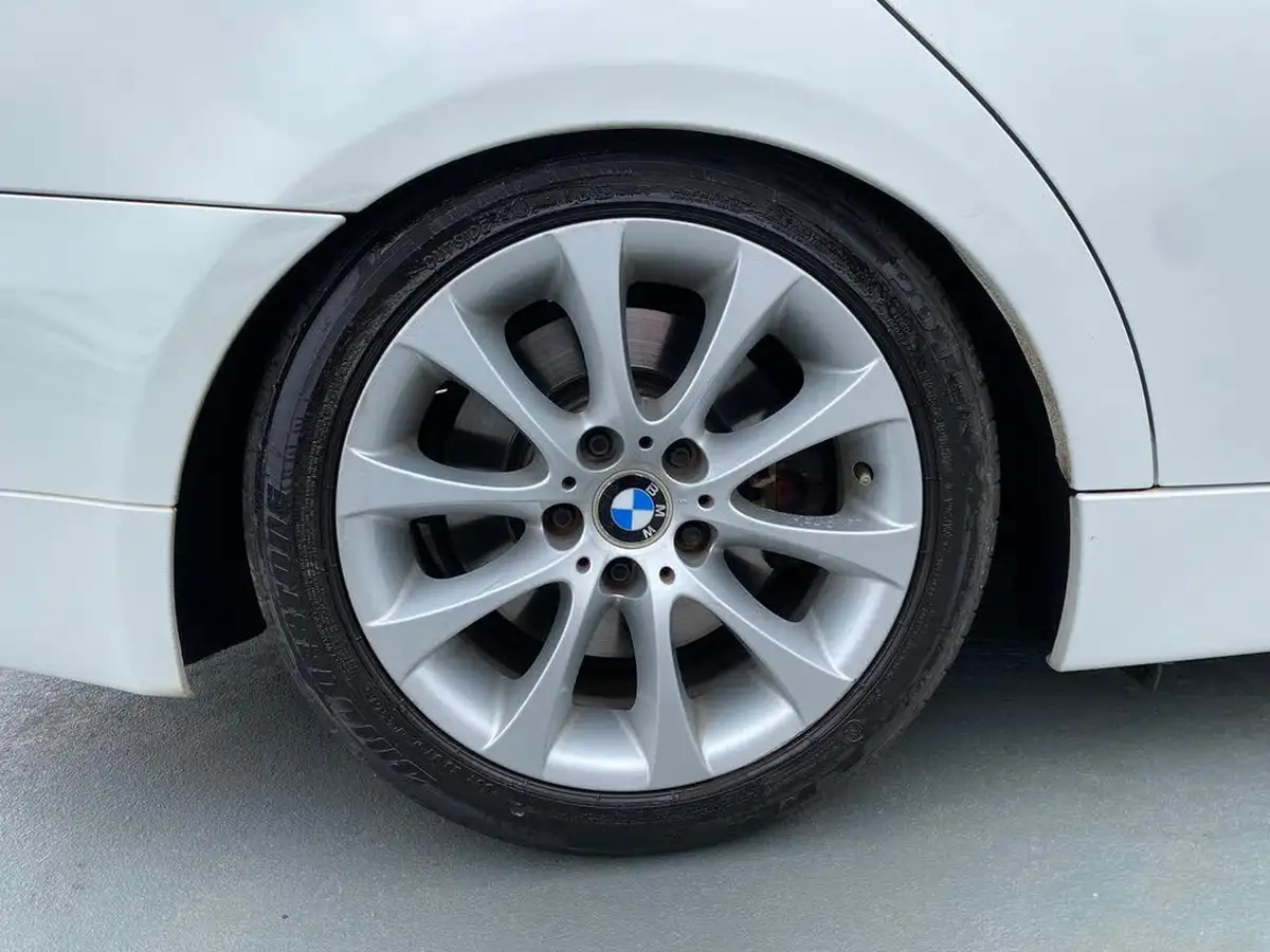 2009-bmw-3-series-big-39