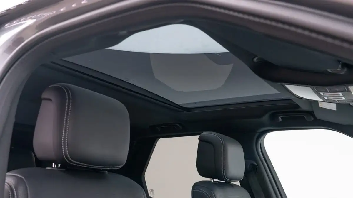 2023-land-rover-discovery-30-d300-dynamic-se-big-30