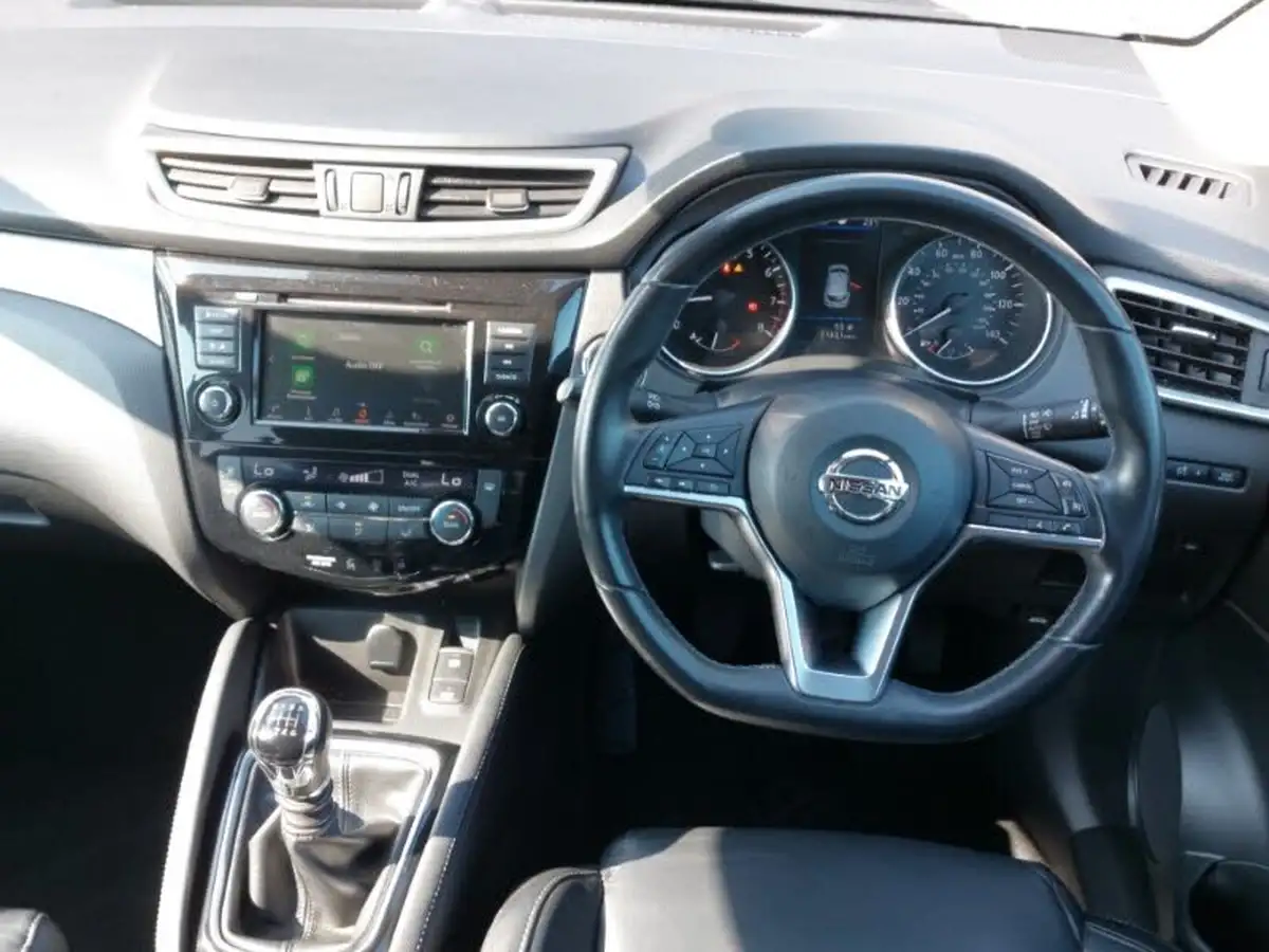 2021-nissan-qashqai-13-dig-t-n-motion-140ps-big-6