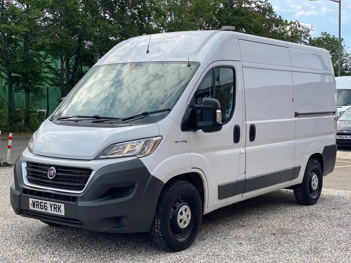 2017-fiat-ducato-20td-35-lh2-panel-big-2