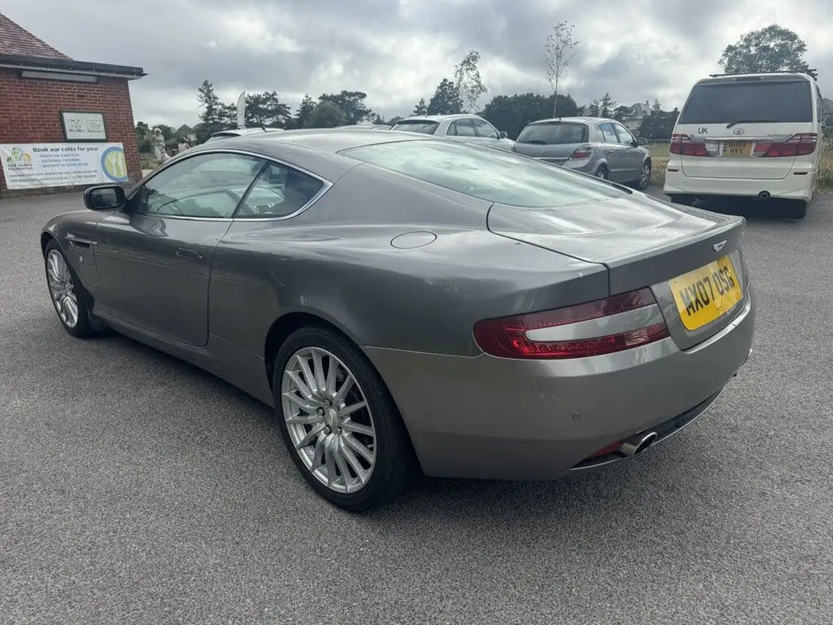 2007-aston-martin-db9-59-big-9