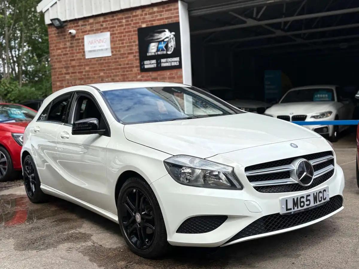 2015-mercedes-benz-a-class-15-cdi-a180-sport-109ps-big-2