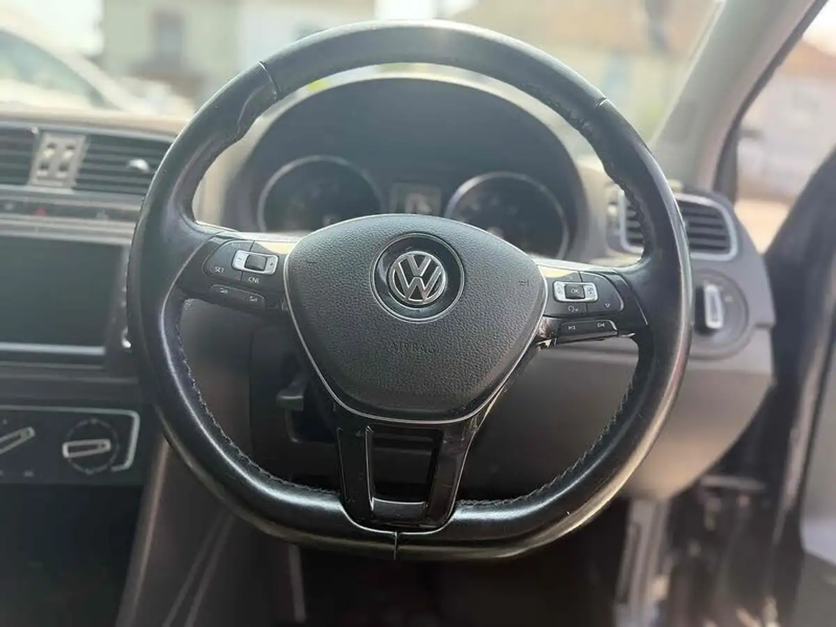 2016-volkswagen-polo-10-match-75ps-5d-big-16