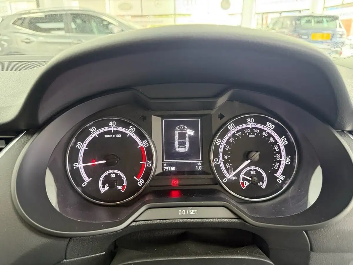 2018-skoda-octavia-15-tsi-se-act-hatchback-big-28