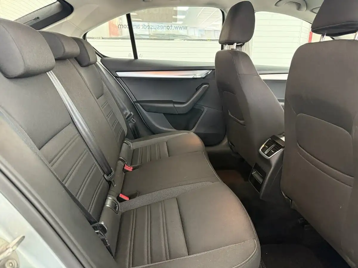 2018-skoda-octavia-15-tsi-se-act-hatchback-big-4